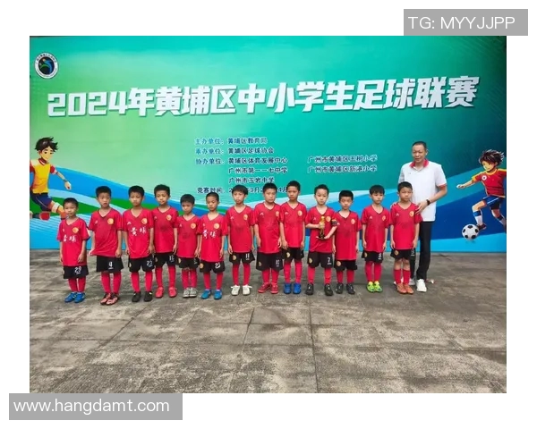 小朋友的梦想之路如何从校园足球走向世界足球明星的辉煌旅程